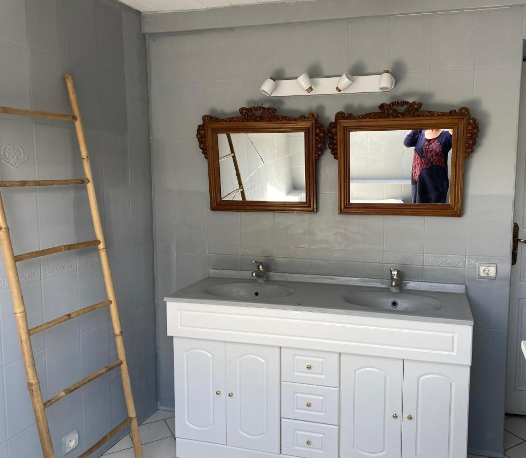 La Maison Bleue Varzy ภายนอก รูปภาพ